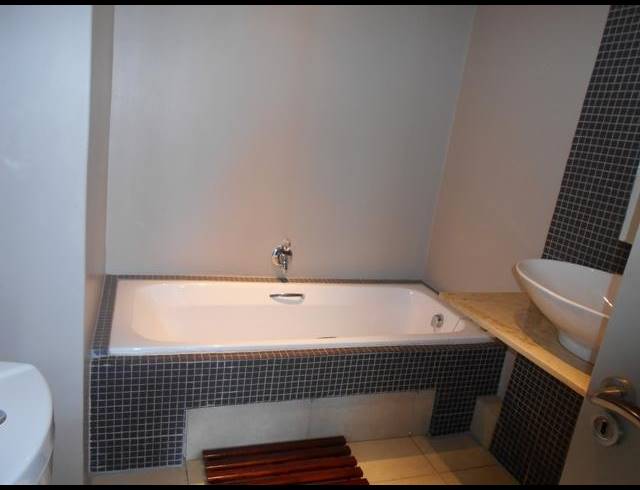 2 BEDROOM APARTMENT TO LET IN POINT WATERFRONT
